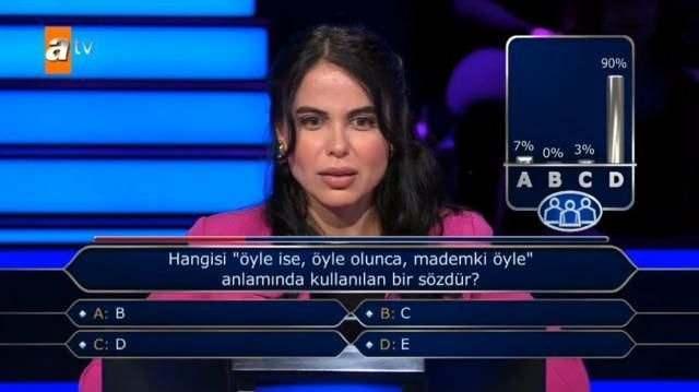 <p>İkinci soru olan defter sorusuna da doğru cevap veren yarışmacı 3. soruyu görmeye hak kazandı.</p>
<p> </p>