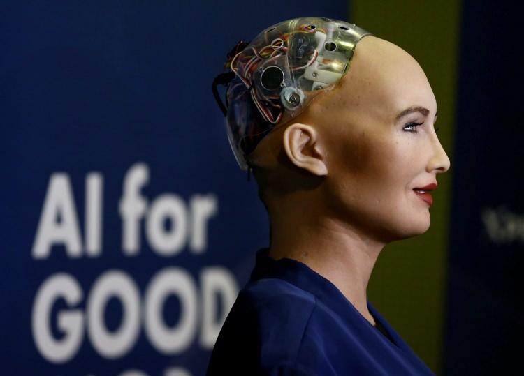 <p>Sophia, Hanson Robotics tarafından yapay zeka geliştiricisi ve CEO David Hanson liderliğindeki bir ekip tarafından oluşturuldu.</p>
