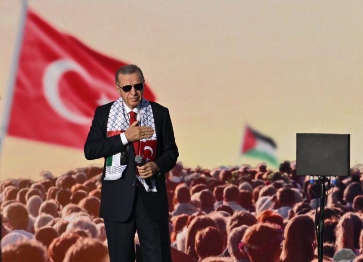 <p>ABD merkezli yayın kuruluşu Politico, "arabulucu" olarak nitelendirdiği Cumhurbaşkanı Recep Tayyip Erdoğan'ı "2024 Avrupa'nın en güçlü kişileri" arasında gösterdi.</p>

<p> </p>
