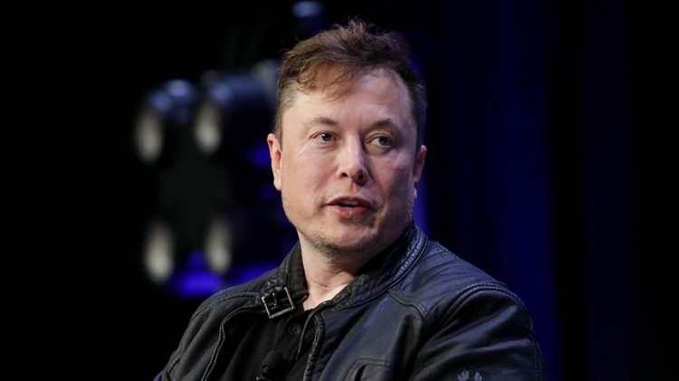 <p> Elon Musk, X üzerinden aracın arka kasasının üçte birini kaplayan batarya modülü ile menzili artırmanın mümkün olduğu ifade ediliyor.</p>
