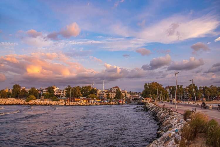 <p><span style="color:#FF0000"><strong>YALOVA</strong></span></p>
