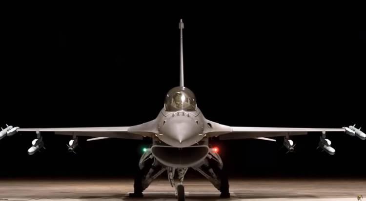 <p>Son teknoloji ile donatılmış bu uçaklar, askeri havacılık dünyasında yeni nesil çok yönlülüğü ve performansı temsil ediyor.</p>

