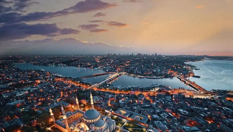 <p><strong>İSTANBUL'U TOPLAM GSYH'DE ANKARA VE İZMİR İZLEDİ</strong></p>
<p>İl düzeyinde cari fiyatlarla GSYH hesaplamalarına göre; 2022 yılında İstanbul 4 trilyon 564 milyar 280 milyon TL ile en yüksek GSYH'ye ulaştı ve toplam GSYH'den %30,4 pay aldı. </p>