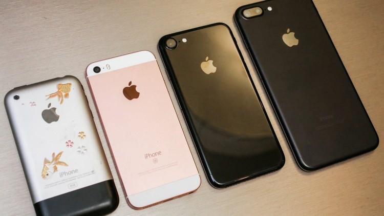 <p>Klasik bir Apple ürünü, düzenli yazılım ürünleri almayan bir üründür. iPhone, iPad veya Mac'in öne çıkan özelliklerinden biri, en az beş yıl boyunca yazılım güncellemelerini almaya devam etmesidir.</p>
