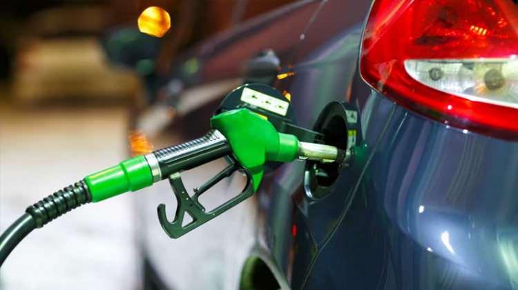 <p>Brent petrol fiyatları ve dövizdeki değişikliklerle birlikte vatandaşlar benzin ve motorin fiyatlarını takibe devam ediyor.</p>

<p> </p>
