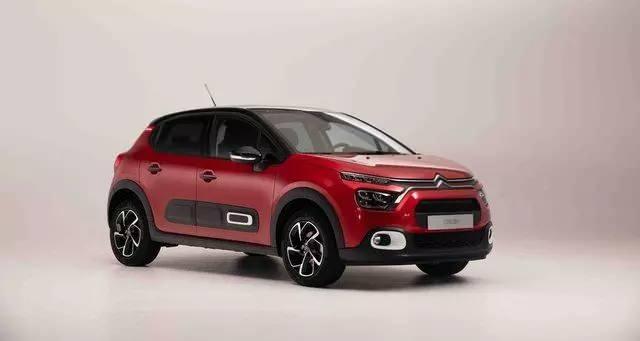 <p><strong>CITROEN-</strong></p>

<p> </p>

<p>Citroën'in yılın son ayına özel olarak hazırladığı kampanyası C3 modeli 150 bin TL için 12 ay vade ve yüzde 0,99 faizli kredi veya 120 bin TL için 12 ay vade ve yüzde 0 faizli kredi olanakları ile satışa sunuluyor.</p>
