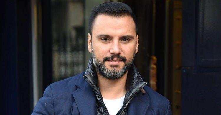 <p><strong>T&uuml;rkiye'nin g&uuml;nlerdir konuştuğu&nbsp;&uuml;nl&uuml;lerin yaşadığı dolandırıcılık olayıyla ilgili konuşan Alişan a&ccedil;ıklamalarıyla dikkat &ccedil;ekti.&nbsp;</strong></p>

<p>&nbsp;</p>
