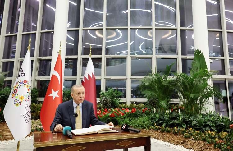 <p>Cumhurbaşkanı Erdoğan'a Dışişleri Bakanı Hakan Fidan, Enerji ve Tabii Kaynaklar Bakanı Alparslan Bayraktar, Hazine ve Maliye Bakanı Mehmet Şimşek, Milli Savunma Bakanı Yaşar Güler, Sanayi ve Teknoloji Bakanı Mehmet Fatih Kacır, Ticaret Bakanı Ömer Bolat, AK Parti Genel Başkan Yardımcısı ve Parti Sözcüsü Ömer Çelik, Cumhurbaşkanlığı İdari İşler Başkanı Metin Kıratlı,</p>