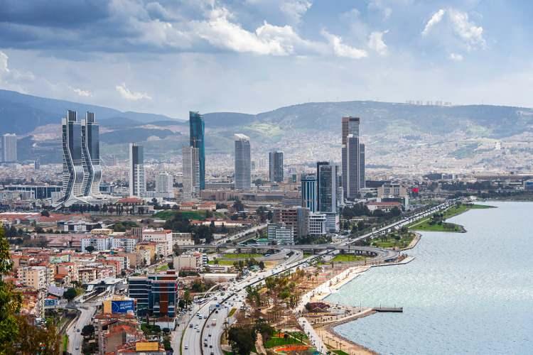 <p>GSYH'den en yüksek payı alan ilk beş il, 2022 yılında toplam GSYH'nin %53,9'unu oluşturdu.</p>