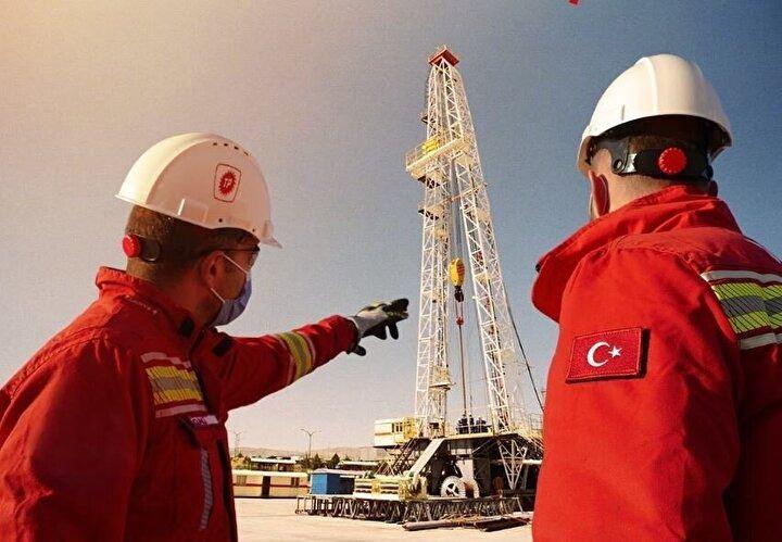 <p>Enerji ve Tabii Kaynaklar Bakanlığı Maden ve Petrol İşleri (MAPEG) Genel Müdürü Arslan Narin, 15. Hidrokarbon Arama-Üretim Sektörü İstişare Toplantısı'nda, Türkiye'de son yıllarda petrol ve doğal gaz alanında önemli başarılara imza atıldığını söyledi.</p>

<p> </p>
