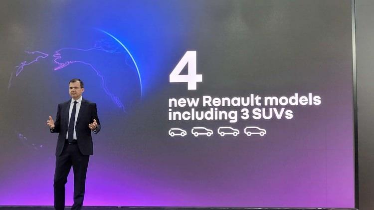 <p><strong>Renault Group, OYAK ile 2027 stratejisi girişimi kapsamında 400 milyon Euro’nun üzerinde yatırım yapacak. Bu yatırım, Renault'nun Türkiye'nin potansiyeline olan güçlü inancını ve markanın uluslararası sahnedeki önemli rolünü vurguluyor.</strong></p>

<p> </p>

<p><strong>Renault'nun Türkiye'deki kapsamlı stratejisi, Türkiye pazarındaki liderliğini güçlendirmenin yanı sıra küresel konumunu da güçlendirmeyi amaçlıyor."</strong></p>
