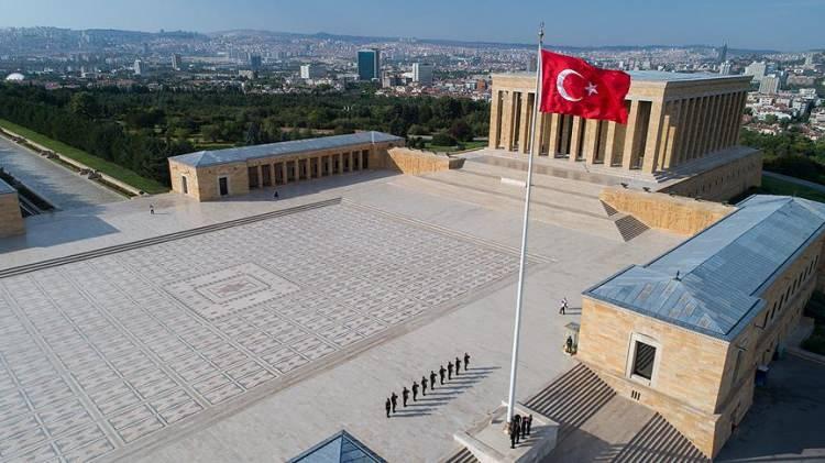 <p>İsrail'in Türkiye dahil Filistin dışında yaşayan Hamas üyelerini hedef alacağına dair haberler üzerine, İsrail istihbarat birimlerine, Türkiye'de yasa dışı faaliyette bulunmalarının ciddi sonuçları olacağı bildirildi.</p>