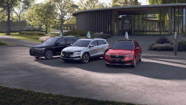 <p><strong>SKODA-</strong></p>
<p> </p>
<p>Çek markanın Fabia modeli, Aralık ayı boyunca 939 bin 900 TL’den başlayan fiyatlarla satışa sunulurken, 100 bin TL’ye 12 ay, yüzde 0 faiz fırsatı ile bayilerde yerini almış durumda.</p>