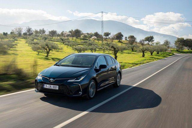<p>Corolla’nın 1.5 litre benzinli Vision MDS ve Vision Plus MDS versiyonları ÖTV muaf avantajıyla alınabiliyor. 1 milyon 2 bin 800 TL’den başlayan fiyatlara sahip Corolla Sedan, 200 bin TL’ye varan indirim veya 200 bin TL 12 ay, yüzde 0 faizli kredi desteği ile tercih edilebiliyor.</p>