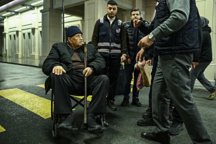 <p>Refah Sınır Kapısı'ndan Mısır'a geçen Türk vatandaşlarını taşıyan ve Kahire Havalimanı'ndan kalkan Türk Hava Yolları'na ait uçak, İstanbul Havalimanı'na indi.</p>

<p> </p>
