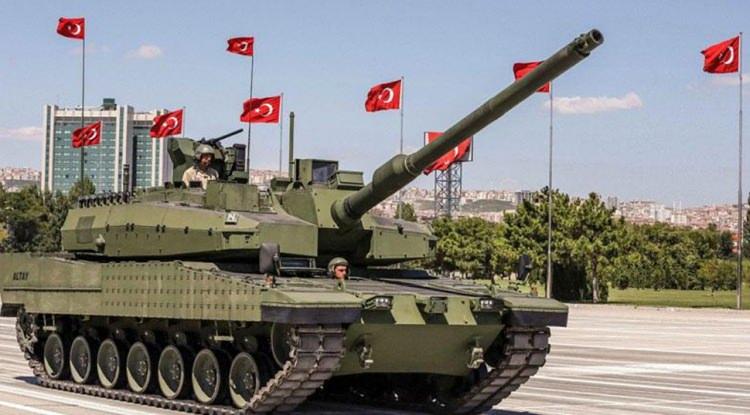 <p><span style="color:#B22222"><em><strong>Dünyanın en güçlü tankları listesi belli oldu. Yeni nesil tankımız Altay'ın da yer aldığı 10 tanklık sıralamada Türkiye'nin yeri Yunanistan'ı endişelendirdi.</strong></em></span></p>
