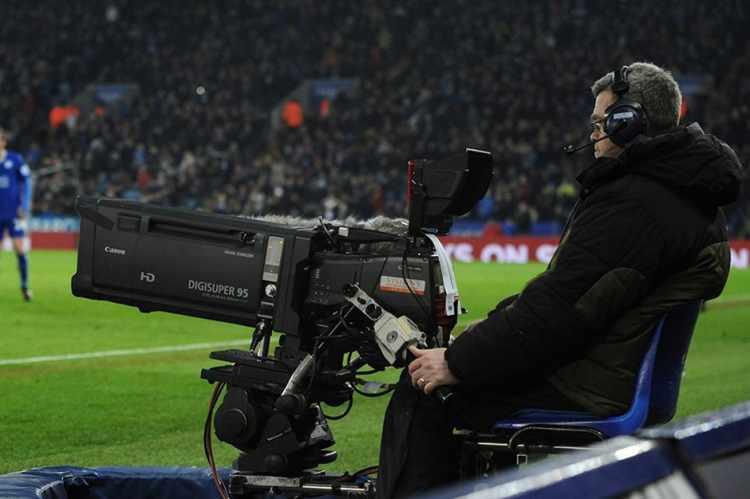 <p>Avrupa'nın ilk 5 büyük ligini takip eden ve Süper Lig'in de aralarında olduğu ikinci 5 büyük lig içinde yer alan Hollanda, Portekiz, Belçika, Türkiye ve İskoçya birinci liglerinin bu sezonki ulusal TV yayın geliri ortalaması ise 96 milyon avro (3 milyar lira) oldu.</p>