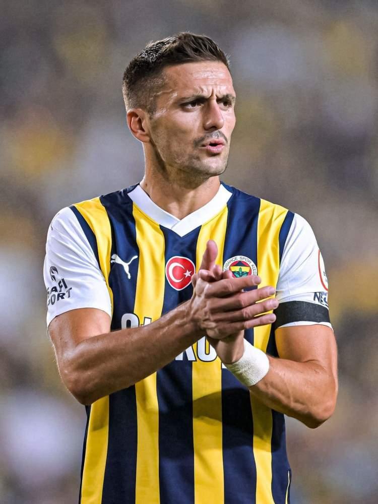 <p>9 - Dusan Tadic / Fenerbahçe <br />
<br />
* 7 Gol</p>