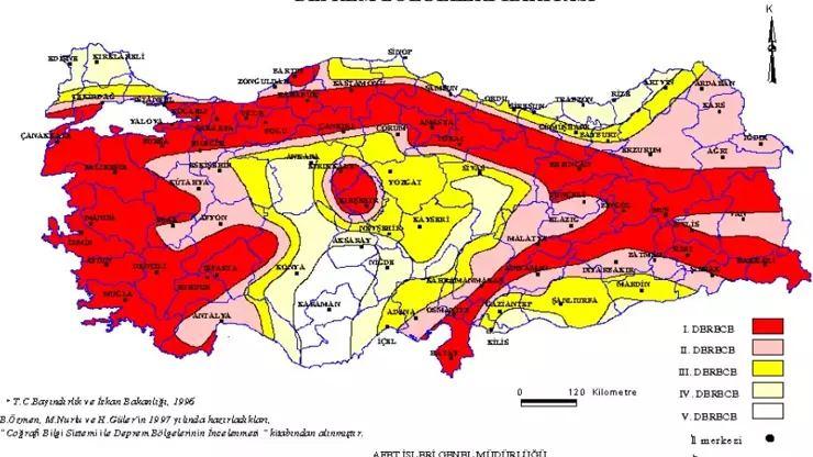 <p>MTA tarafından hazırlanan Türkiye Diri Fay Haritasına göre, Türkiye'de 5,5 ve üzeri büyüklükte deprem üretebilecek 485 diri fay bulunuyor.</p>
