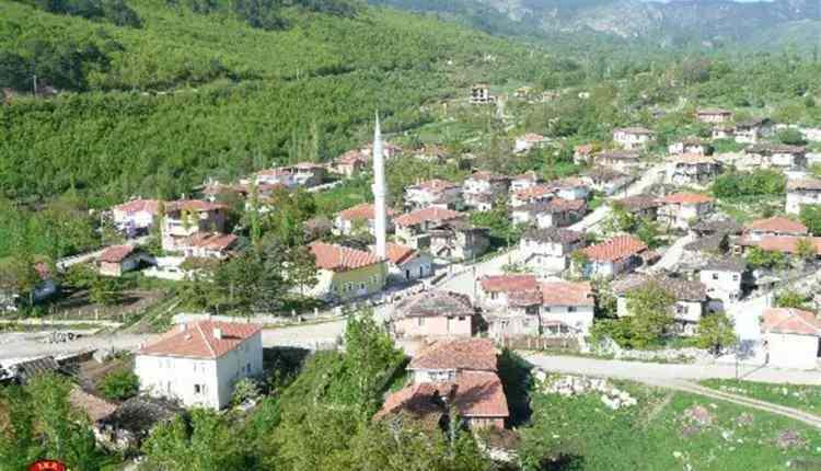 <p>ÇORUM</p>
<p>Laçin</p>