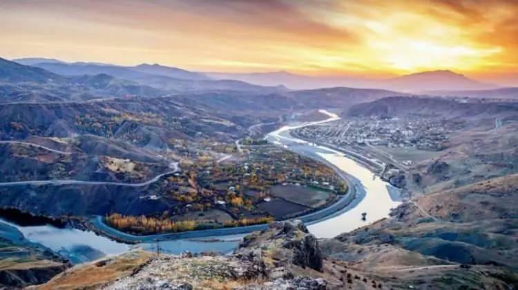 <p>ELAZIĞ</p>
<p>Palu</p>
