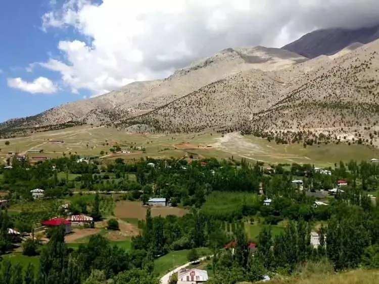 <p>KAHRAMANMARAŞ</p>
<p>Nurhak</p>