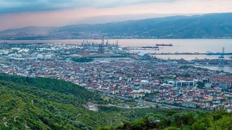 <p><strong>KOCAELİ BİRİNCİ SIRADA SON SIRA DA İSE VAN VAR</strong></p>
<p><strong>Kişi başına düşen gelirde Kocaeli birinci sırada yer alırken, Van ise son sırada yer aldı. </strong></p>