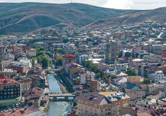 <p>8 milyar 287 milyon TL ile Bayburt yer aldı.</p>
<p> </p>