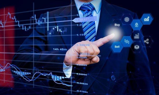 <p><strong>2) DENGEDE DURUN</strong></p>
<p> </p>
<p>Temel senaryomuzda, 2024 yılında dengeli portföyler için olumlu getiriler bekliyoruz ve senaryo analizimiz, çoklu varlık çeşitlendirmesinin riskten korunma senaryolarında da etkili olması gerektiğini gösteriyor.</p>
<p> </p>
<p>Uzun vadede, çeşitlendirilmiş, çok varlıklı bir portföye sahip olan yatırımcıların (geleneksel) veya sürdürülebilir.</p>