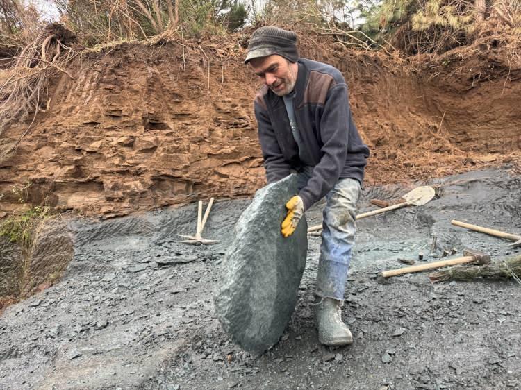 <p>Bireysel olarak da başta Ankara olmak üzere her ilden talep oluyor, internet üzerinden bize ulaşıp istedikleri ebada göre yapıp kargoyla gönderiyoruz." ifadelerini kullandı.</p>