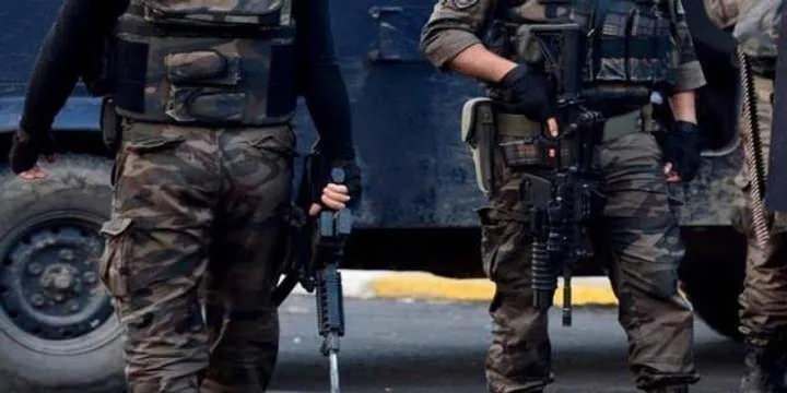 <p>MİT İstanbul Bölge Başkanlığı ve Ankara'da hassas görevler icra eden bir başkanlığa bağlı saha ajanları, bu yapılanmaya bağlı özel kaynaklardan elde ettiği tüm gizli verileri Ankara'da bir merkezde topladı. Uzun ve meşakkatli çalışmalardan sonra PKK'nın Türkiye Özel Harp Yapılanmasının liderinin Engin Babayiğit olduğunu tespit etti.</p>
<p> </p>