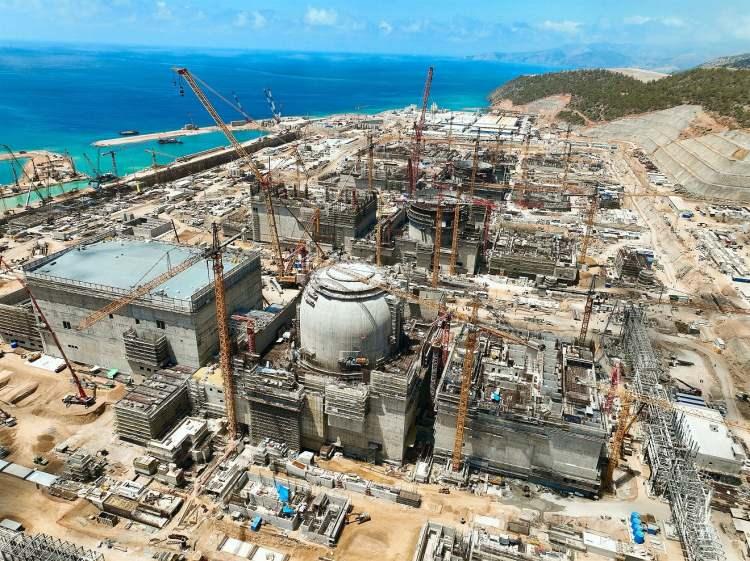 <p>Mersin'de inşa edilen Akkuyu Nükleer Güç Santrali'nde (NGS) hummalı çalışmalar sürüyor.</p>
