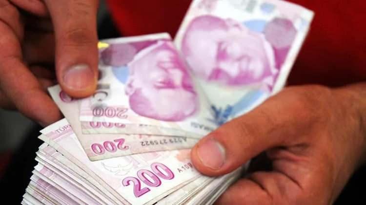 <p>bakanlık müfettişlerinin 11 ayda 100 binlerin üzerindeki denetimlerinde 1.3 milyar lira kestiğini, Rekabet Kurumu'nun kestiği cezaların da 2.3 milyar liranın üzerinde olduğunu anlattı.</p>