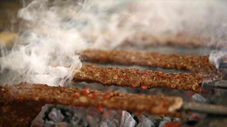 <p>Adana kebap listeye 70. sıradan yerleşti.</p>
<p> </p>