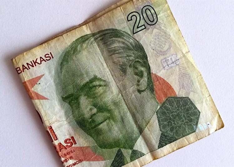 <p>EMEK POLİS MEMUR MAAŞI</p>
<p>Temmuz Dönemi:<br />
<br />
5 aylık yüzde 45: 21.447 TL<br />
<br />
6 aylık yüzde 49,80: 22.157 TL</p>