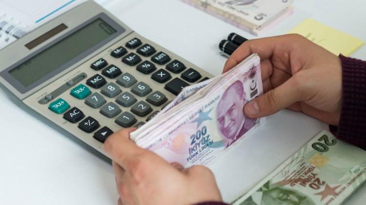 <p>ENGELLİ AYLIĞI (%40-69)</p>
<p>5 aylık yüzde 45: 2.719 TL<br />
<br />
6 aylık yüzde 49,80: 2.809 TL</p>