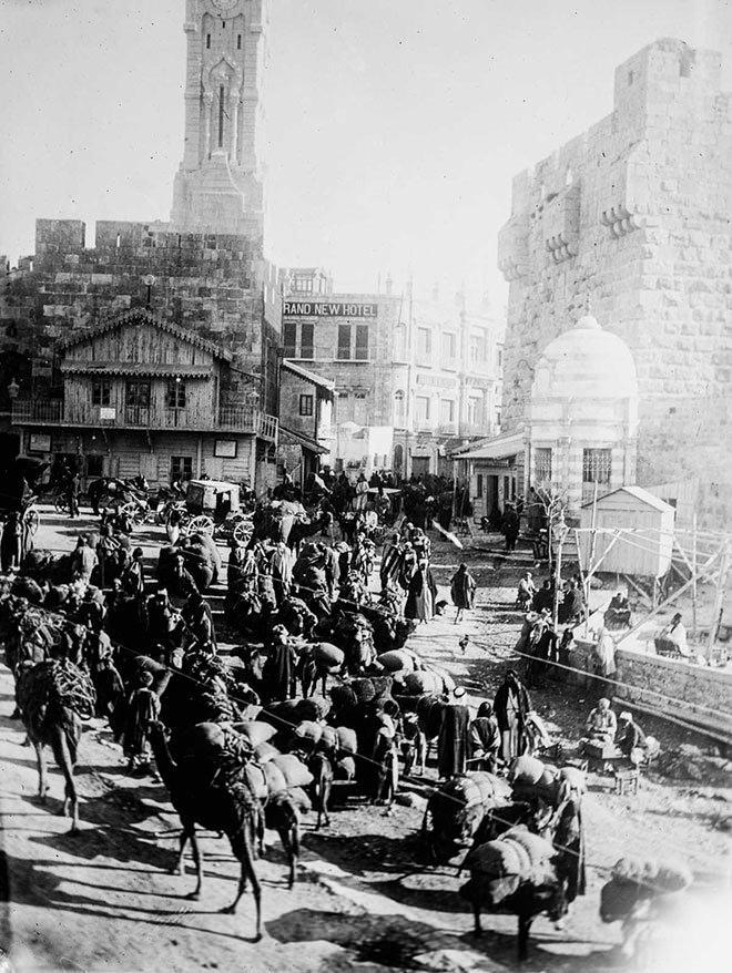 <p>Öte yandan İsrail, 1967 yılındaki Altı Gün Savaşı'nda o zamana kadar Ürdün'ün kontrolü altında bulunan Doğu Kudüs'ü işgal etti. </p>