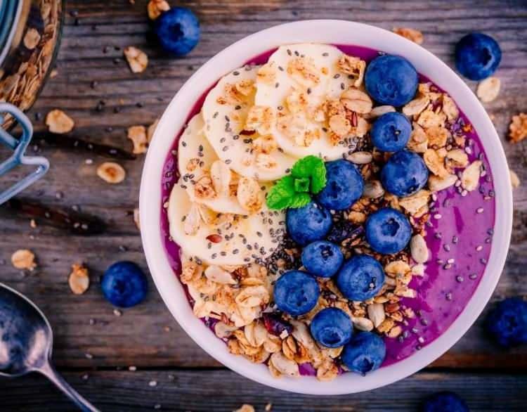 <p>3. Acai bowl tarifi</p>
