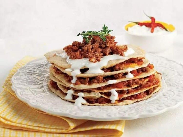 <p><a href="https://www.yasemin.com/yemek/haber/2734853-en-kolay-kayseri-yaglamasi-nasil-yapilir-kayseri-yaglamasi-yapmanin-puf-notkalari"><span style="color:#800080"><strong>7. KAYSERİ YAĞLAMASI</strong></span></a></p>
