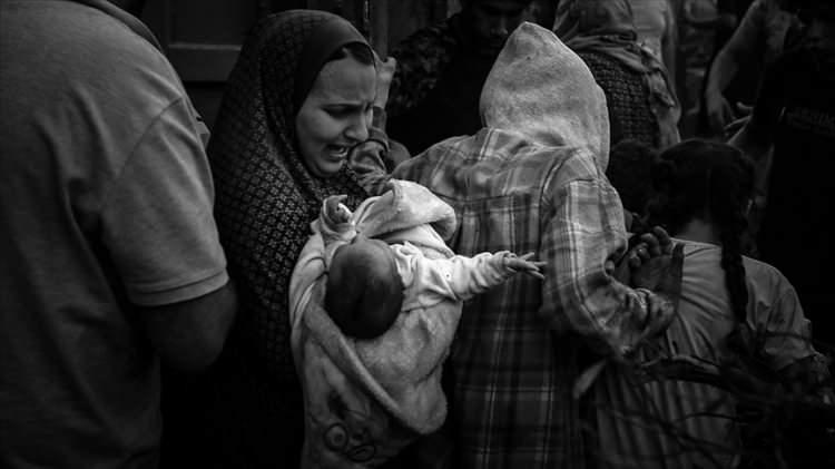 <p>İsrail ordusu, Gazze Şeridi'ne saldırılarının başladığı 7 Ekim'den bu yana 105'i karadan işgal sürecinde olmak üzere 434 askerinin öldürüldüğünü duyurdu.</p>
<p> </p>