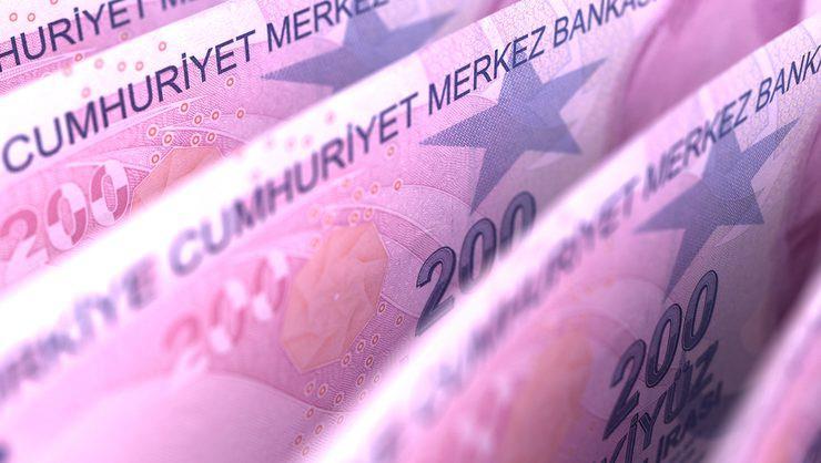<div>ASGARİ ÜCRETİN TESPİTİNDE 2 BAKANLIK KOORDİNELİ ÇALIŞIYOR</div>
<div> </div>
<div>Asgari ücretin tespiti konusunda Çalışma ve Sosyal Güvenlik Bakanlığı birinci öncelikli olarak görev alırken, Hazine ve Maliye Bakanlığı'da yeni ücretin diğer ekonomik aktörlere yansıması konusunda koordineli bir iş birliği yürütüyor.</div>
<div> </div>
<div>BAKAN MEHMET ŞİMŞEK KALICI REFAH ARTIŞI İÇİN YOL HARİTASINI ÇİZDİ</div>
<div> </div>
<div>Hazine ve Maliye Bakanı Mehmet Şimşek maaş zamları ile milyonların geliri artsa bile enflasyon düşmeden bunun kalıcı olmayacağı bilinciyle reel olarka alım gücünü artıracak adımları planladı. Kalıcı refah artışı için birinci öncelik 'Tek haneli enflasyon' olarak belirlendi.</div>
<div> </div>
<div>Enflasyonun altında kalmayacak asgari ücret, emekli zammı ve memur maaş düzenlemeleriyle önce vatandaşın alım gücü artırılacak.</div>
<div>Sıkı para politikaları ve koordineli maliye politikaları ile enflasyonun beli kırılarak artan alım gücü korunacak.</div>
<div>İhracata destek politikaları sürecek ve böyle enflasyon düşerken hem de ekonomik büyümedeki ivme korunacak.</div>
<div> </div>