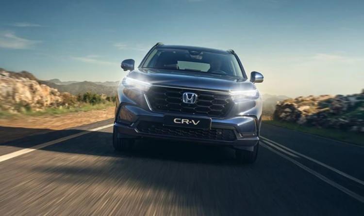 <p>2.0 litre benzinli motorun kullanıldığı otomobil, 184 PS maksimum güç ve 335 Nm maksimum tork sunuyor.</p>
<p> </p>