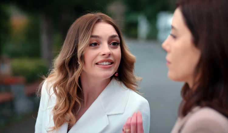 <p>Yer aldığı 'Sadakatsiz' dizisinde Derin karakteriyle hafızalara kazınan ünlü oyuncu Melis Sezen, Gülcemal dizisiyle ekranlara ara vermişti.</p>