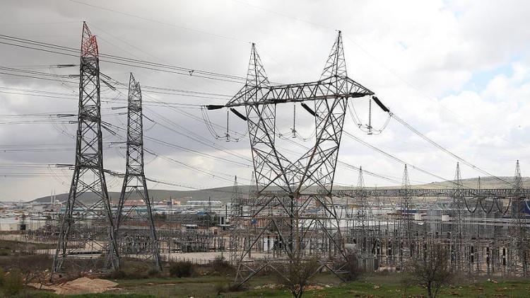 <p><strong>ELEKTRİKLER NE ZAMAN KESİLECEK? </strong></p>
<p><br />
Boğaziçi Elektrik Dağıtım A.Ş tarafından yapılan açıklamaya göre, 15 ARALIK günü İstanbul'da farklı saat aralıklarında büyük çaplı elektrik kesintileri uygulanacak.</p>