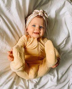 <p>Tuana: Eski Türkçe’de "insanlık", "insanlar" anlamına gelir.</p>
<p> </p>