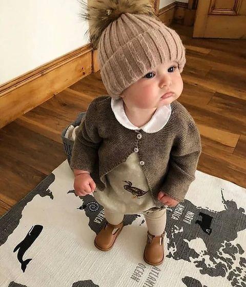 <p><strong>Asım</strong></p>

<p>Yusuf, Hud, Mumin suresinde geçen Asım ismi, namuslu, günahı olmayan demektir.</p>
