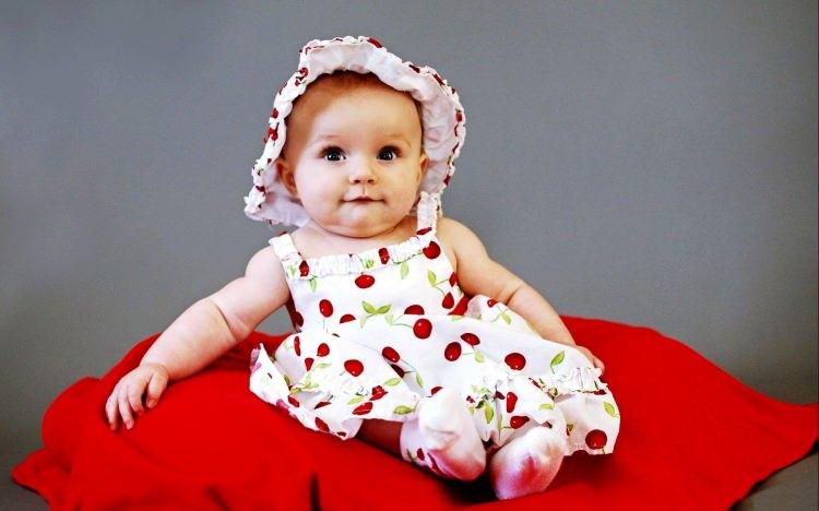 <p><strong>DİNİ KIZ BEBEK İSİMLERİ</strong></p>
