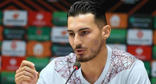 <p>Uğurcan Çakır: “FIFA kokartlı hakemimiz Halil Umut Meler’e yapılanlar asla kabuk edilemez. Halil hocaya ve ailesine geçmiş olsun mesajlarımı iletiyorum. Utanılacak, unutulmayacak bir futbol akşamı yaşadık.”</p>
