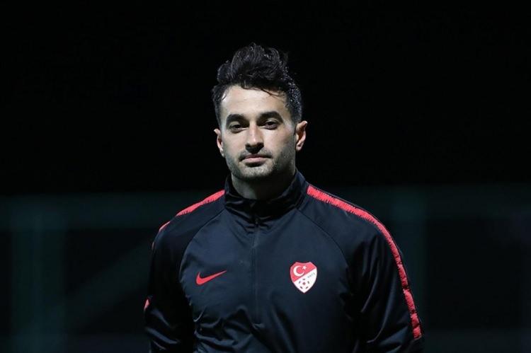 <p>Gökhan Akkan “Sporda şiddet hayır.”</p>