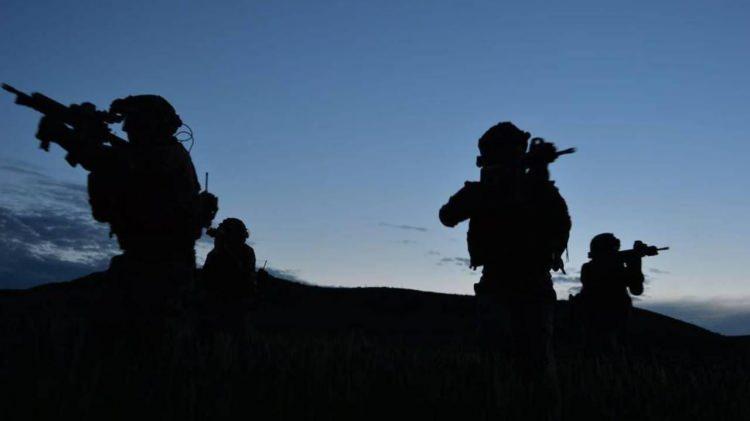 <p><strong>"HAFİS" KOD ADLI GİZLİ TANIK DEŞİFRE ETTİ</strong></p>

<p>22 Ocak 2018'de Diyarbakır Emniyet Müdürlüğü'nde örgüt üyesi "Hafis" kod isimli gizli tanığın ifadesinde Babayiğit'in pozisyonu hakkında bilgi verdiği öğrenildi. Gizli tanık ifadesinde şunları söyledi: "Bu örgüt mensubu Diyarbakır'daki toplumsal alan yapılanması içerisinde faaliyet göstermektedir. Diyarbakır il merkezindeki "Kadro" PKK-KCK mensuplarının konumlandırılması, güvenlik güçlerine deşifre olmayacak şekilde canlı posta kutuları (kuryeler) aracılığıyla haberleşmelerinin sağlanması, PKK'ya halk desteği sağlanması, yeni hücre evlerinin temin edilmesi ve ile merkezinde bulunan "KADRO" PKK-KCK mensuplarının lojistik ihtiyaçlarının karşılanmasını sağlar.</p>
